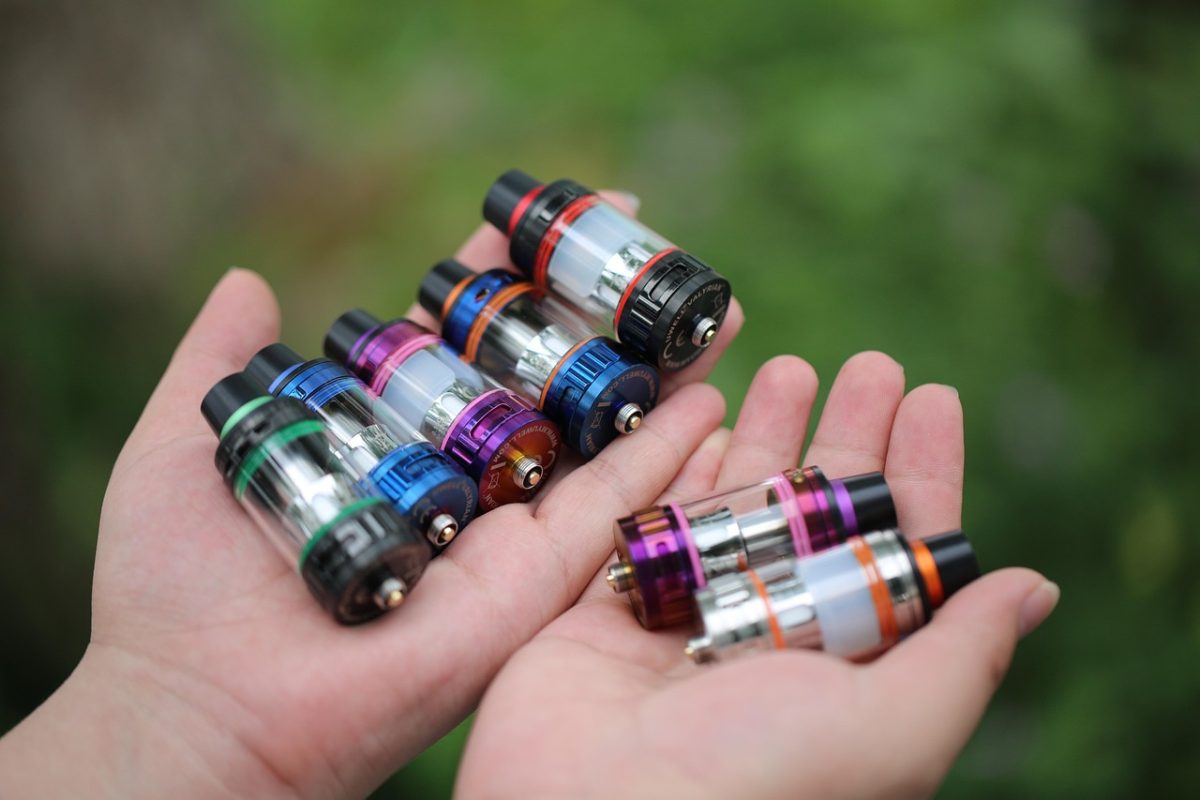 vapes electronic cigarettes